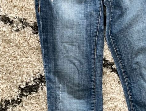 Denim Detayları: Jean Kıyafetlerindeki Farklı Kesimler, Yıkamalar Ve İşlemeler