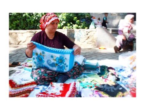 Kırşehir’de El Dokuması Gelinliklerle Romantik Bir Görünüm